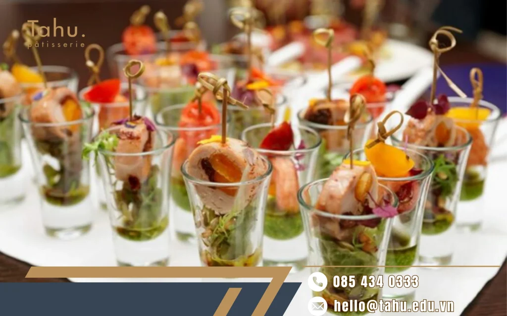 Chọn món finger food tiệc khai trương dễ cầm – dễ ăn – không gây bất tiện