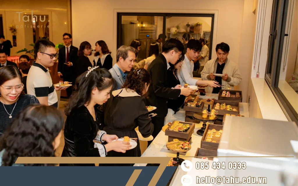 Tổ chức tiệc break tea, finger food hoặc bufet lưu động