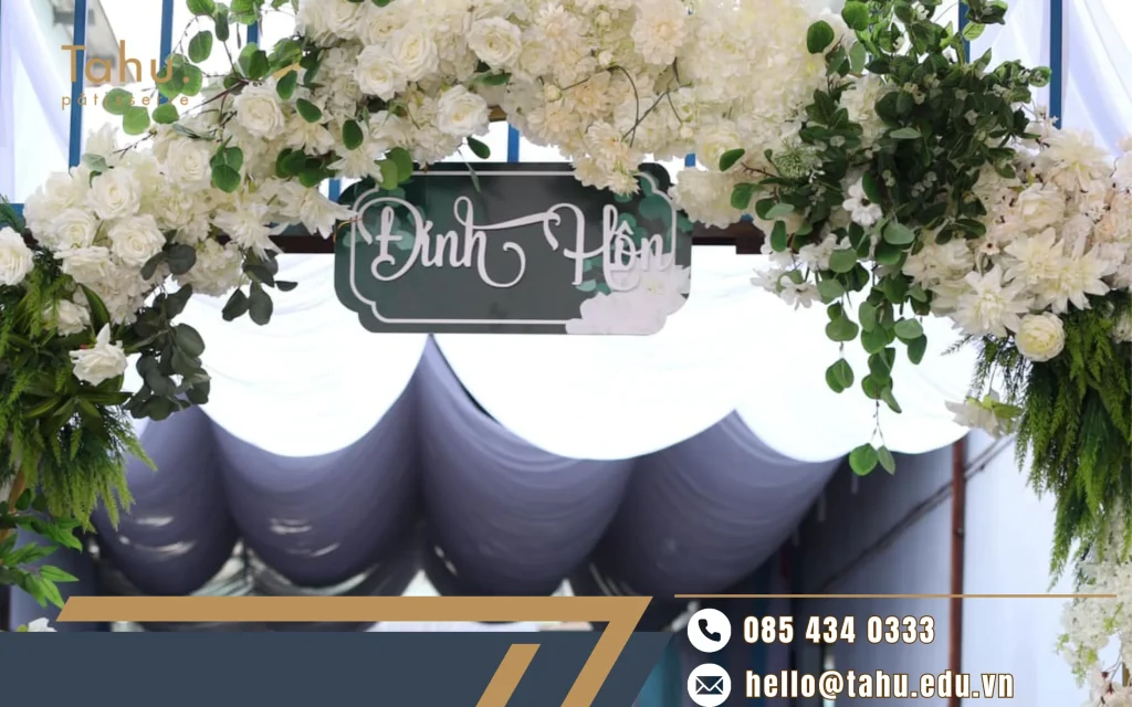 Lễ đính hôn là dịp để hai gia đình gặp gỡ, trao đổi và chính thức hứa hẹn kết hôn cho cặp đôi