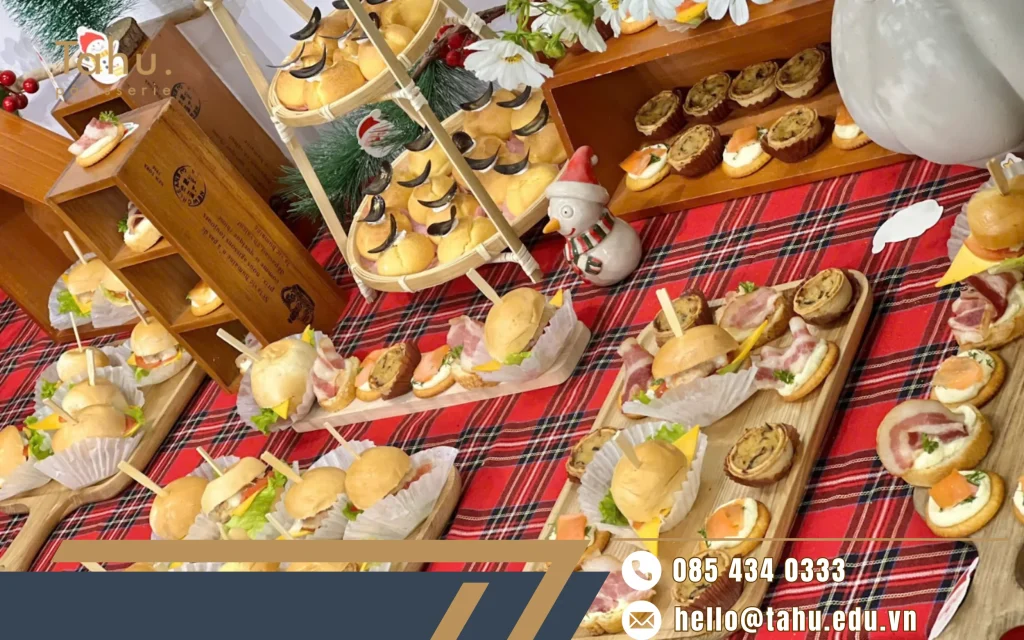 Tahu Catering là đơn vị chuyên tổ chức tiệc nhẹ cho buổi tiệc họp báo