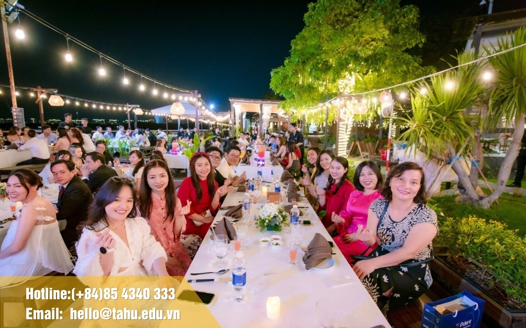 Tổ chức tiệc trọn gói từ thiết kế đến phục vụ