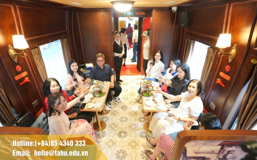Tiệc lưu động Hanoi Train từ Tahu Catering