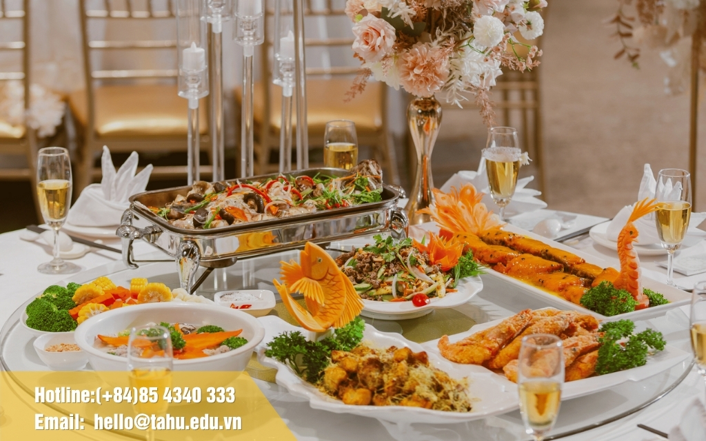 Bàn tiệc cưới 5 sao sang trọng