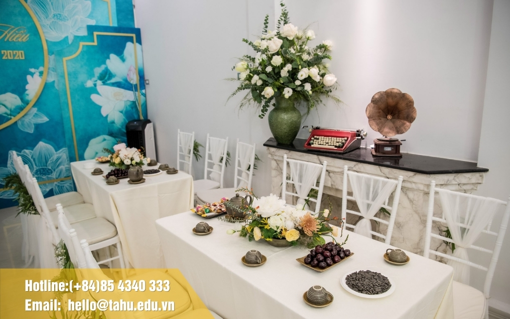 Bàn trà lễ hỏi truyền thống