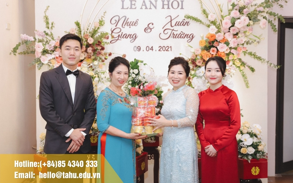 Lễ ăn hỏi góp phần gắn kết 2 gia đình