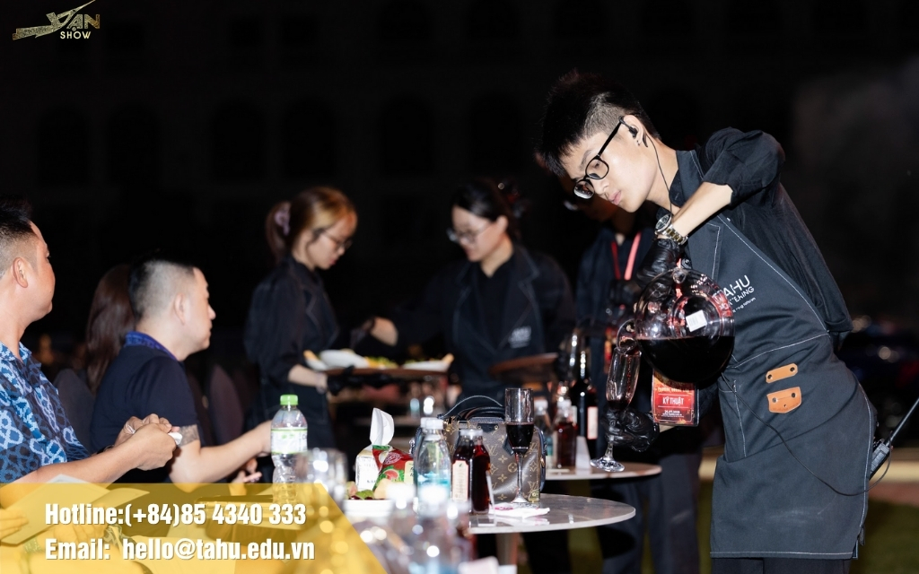 Tổ chức tiệc lưu động tại Van Show (Tahu Catering)