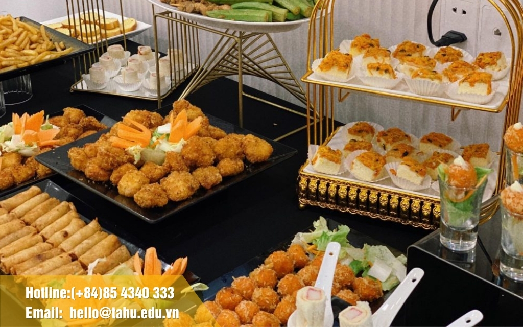 Tiệc finger food văn phòng 8/3