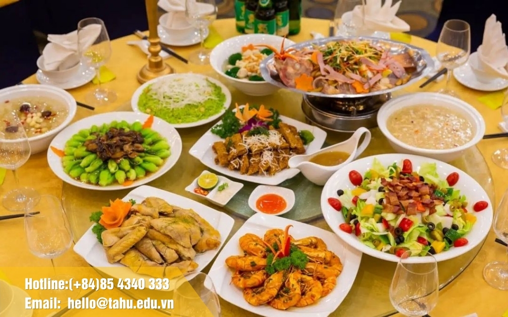 Thực đơn tiệc liên hoan phong cách Việt - Á