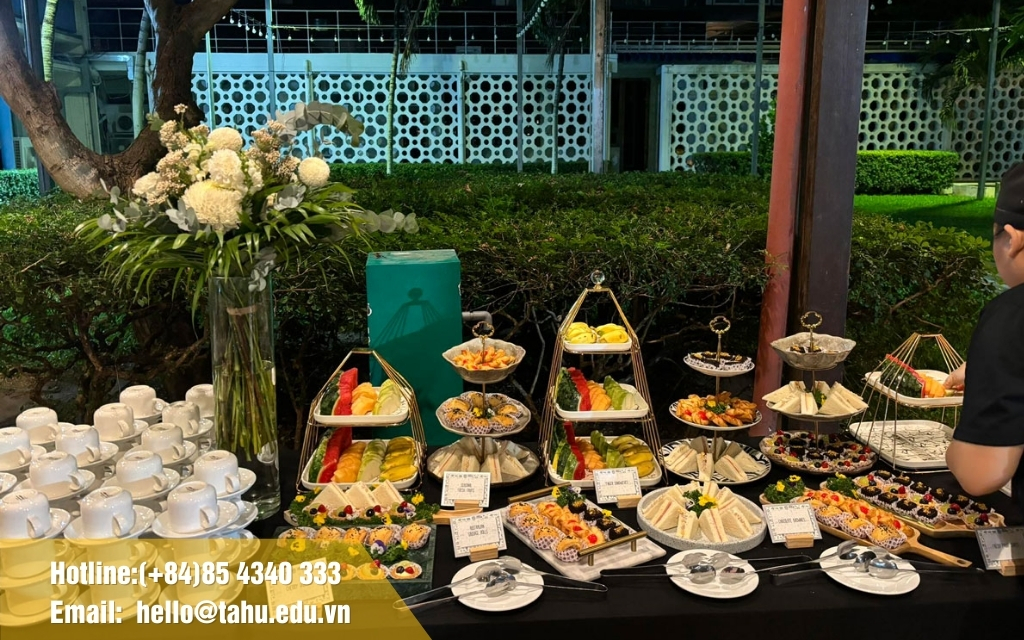 Bàn tiệc 8/3 cho công ty dưới 30 người