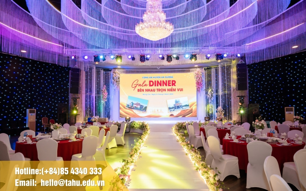 Tiệc liên hoan cuối năm kết hợp Gala Dinner