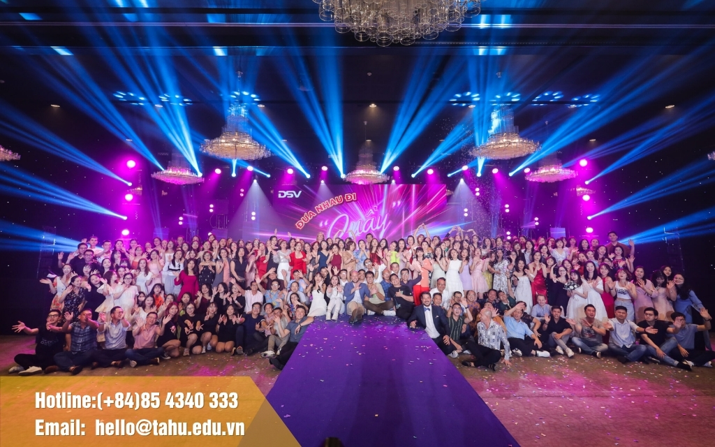 Tiệc kết hợp công nghệ & ánh sáng