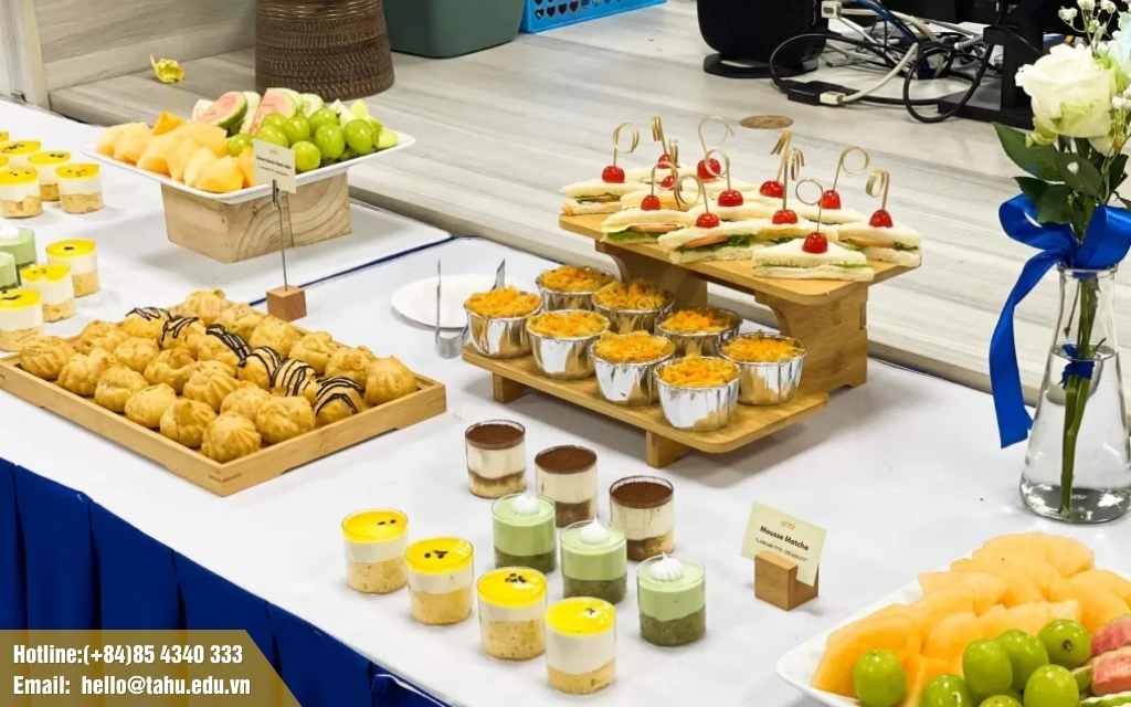 Tiệc buffet mini đa dạng món ăn
