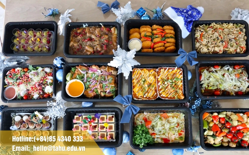 Menu buffet đa dạng món ăn