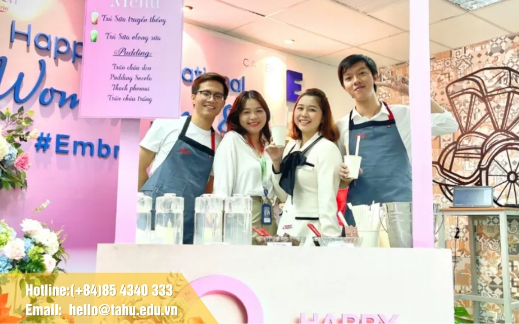 Trang trí đơn giản, phù hợp quy mô bữa tiệc